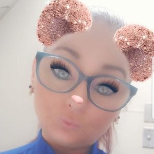 Meet your Posher, Whitney